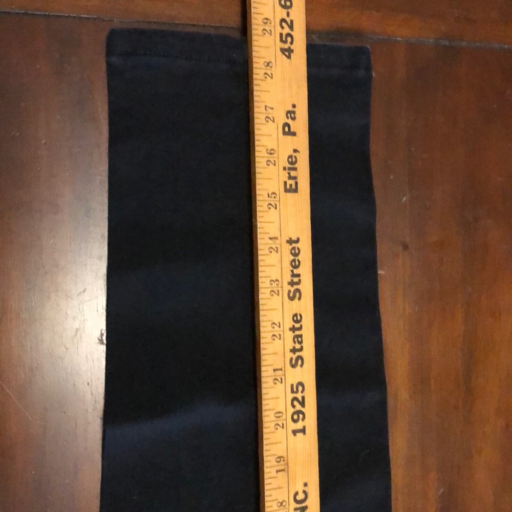 Women’s rocky show jeans.